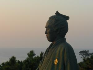龍馬像横顔の写真