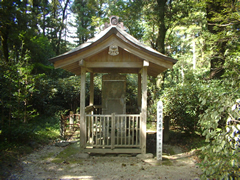 野中兼山が母のために建てた墓(長岡郡本山町)