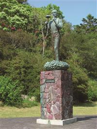 牧野富太郎博士の銅像。