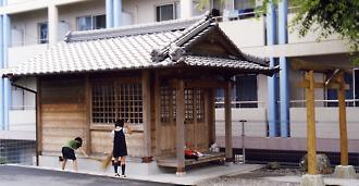 �㒬�O���ڂɂ��鐅�V�{