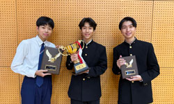 簿記部の生徒たち