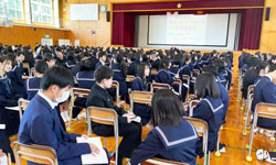 1年生のオリエンテーションの様子