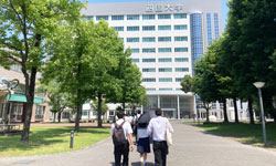 訪問する様子
