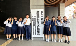 電卓部の生徒たち