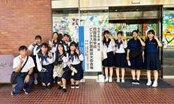 電卓部の生徒たち