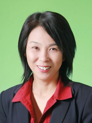 谷智子教育委員長の写真です