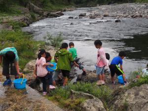 すっかりアユにはまる子どもたち