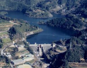 鏡川ダムの写真