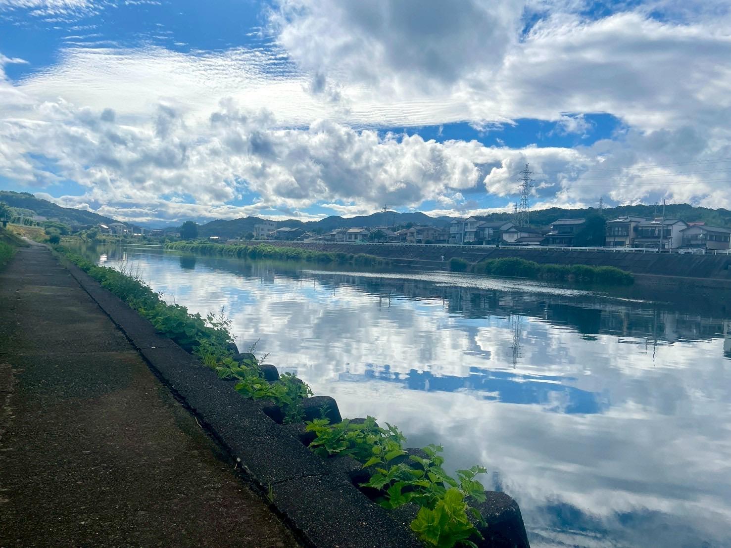 まるでウユニ塩湖(鏡川橋)