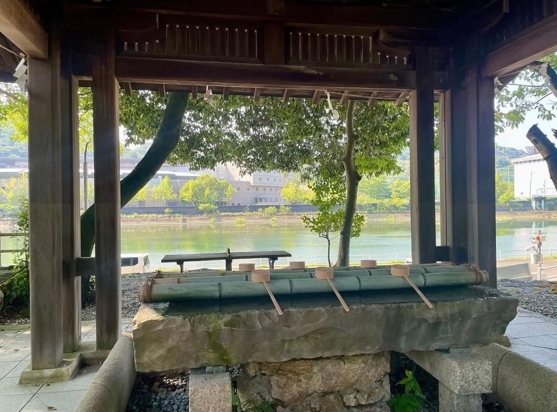 山内神社から見える鏡川