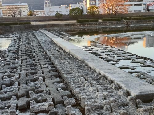 この時期の渇水の鏡川