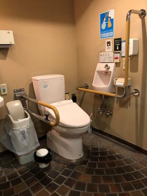 車いす対応トイレ