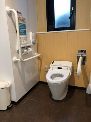 車いす用トイレ