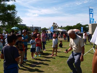 大勢のこどもたちで賑わうトリム公園