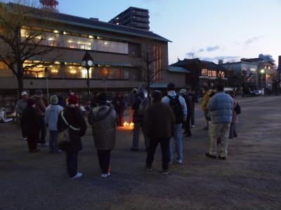 寒い早朝にもかかわらず多くの参加者が