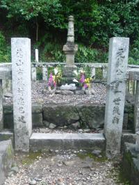 長宗我部(初陣像、元親墓、愛馬塚、古戦場跡、信親墓、一領具足、浦戸城跡、秦神社)