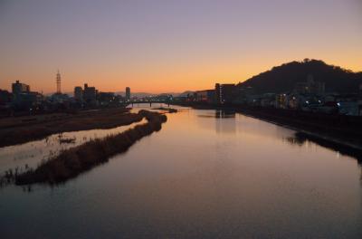 夜明けの鏡川