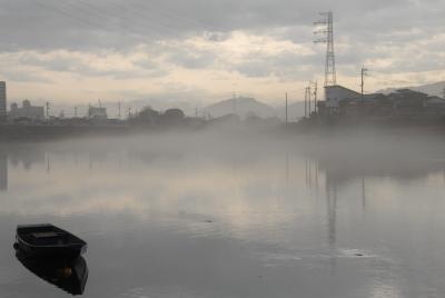 鏡川橋からみた霧の鏡川