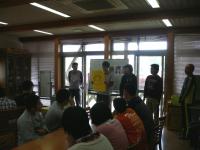 生徒会役員選挙の風景　立候補者の演説