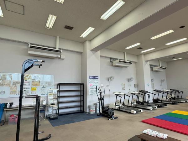 日本トーター総合体育館トレーニング室空調設備
